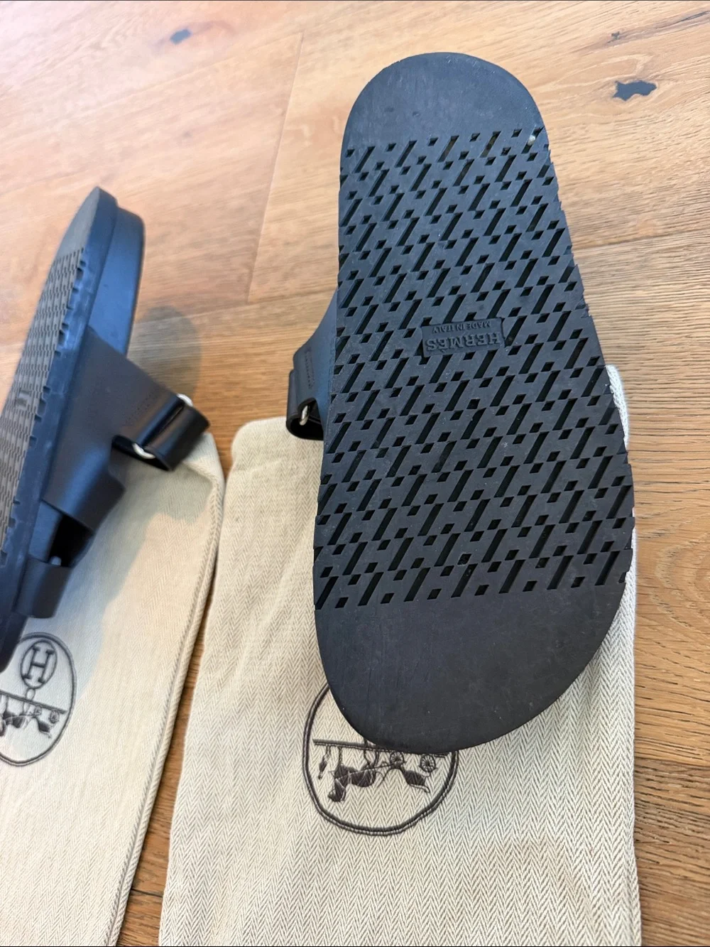 Hermes Chypre Sandal Black Leather - Picture 8 of 8